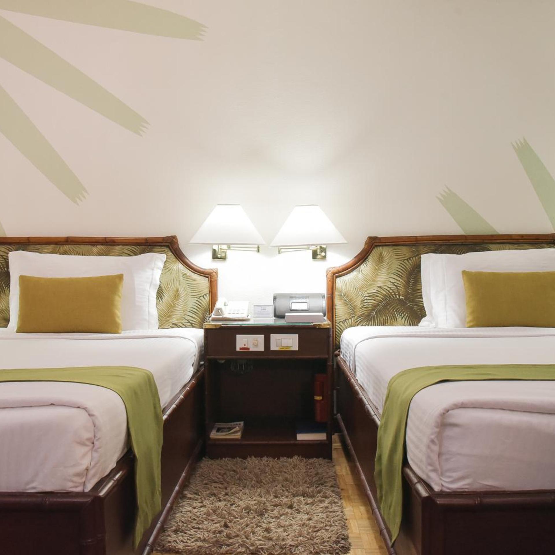 Oasis Hotel 9/39