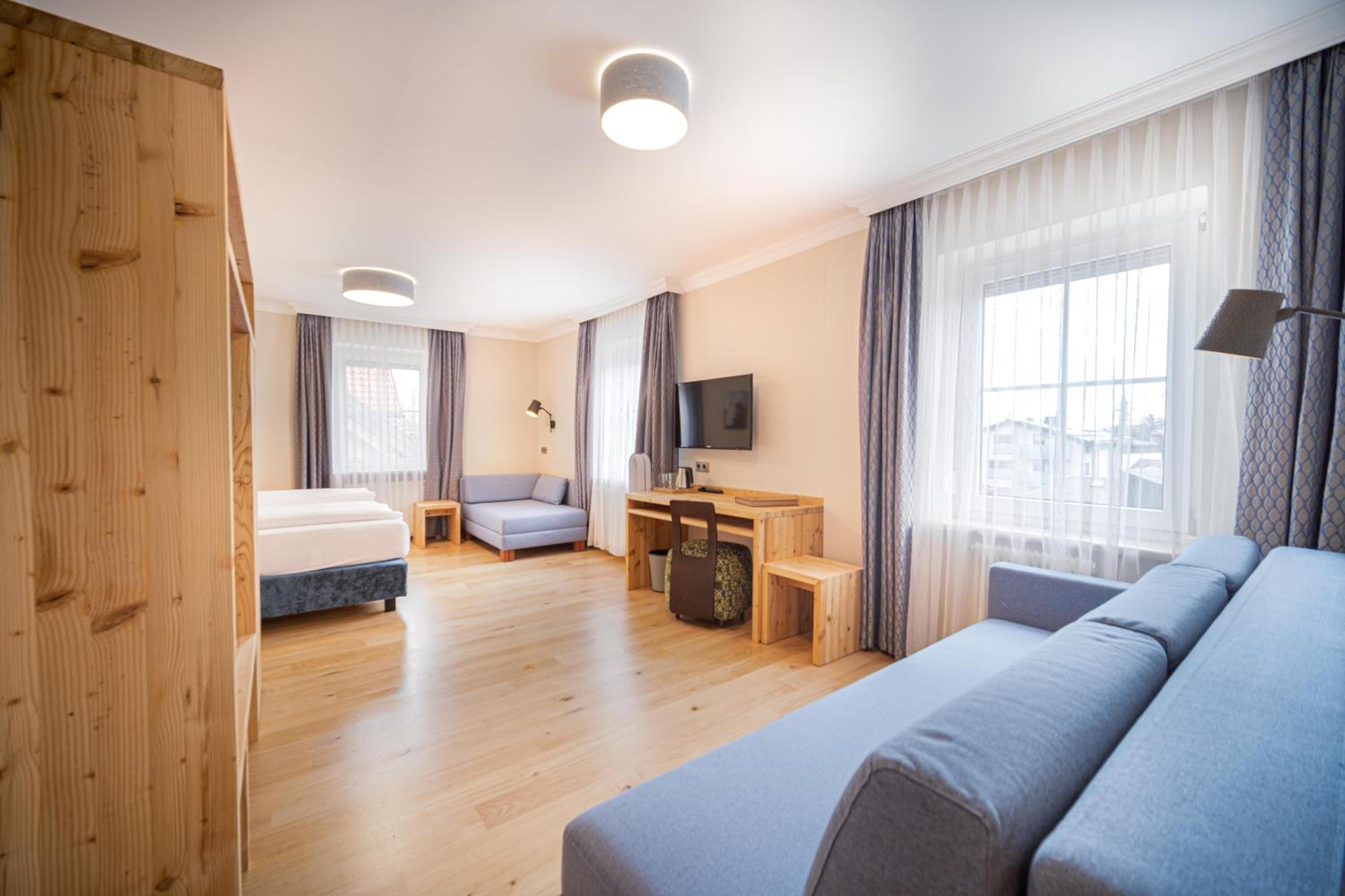 Superior, Family, Double Bed, 2 Sofa, Das Grune Hotel Zur Post - 100 Bio 2/2