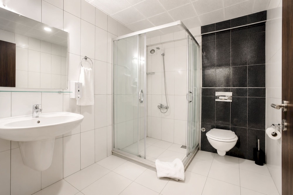 Grand Ant Hotel 45/47