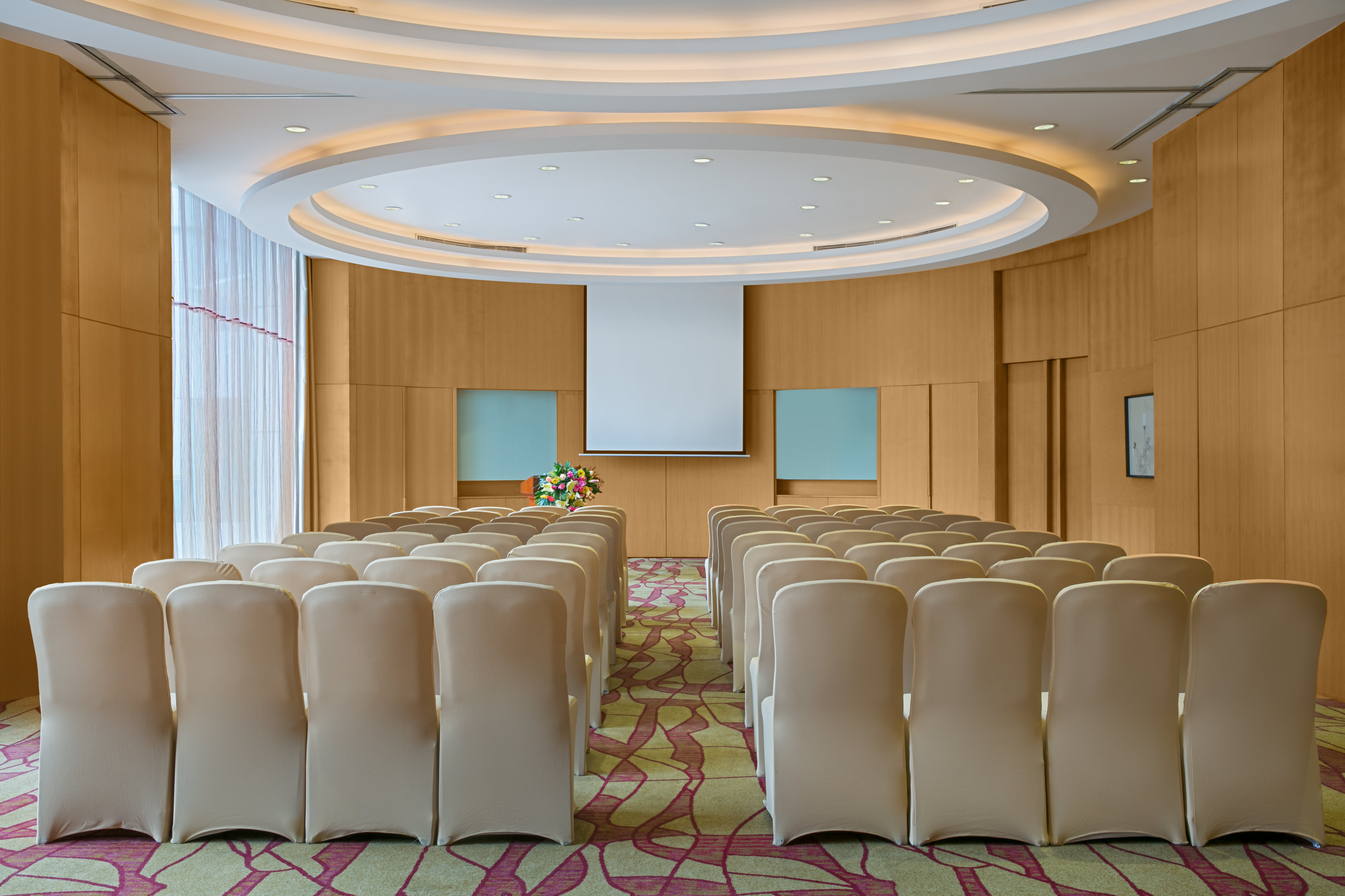 Crowne Plaza Zhongshan Wing on City 37/50