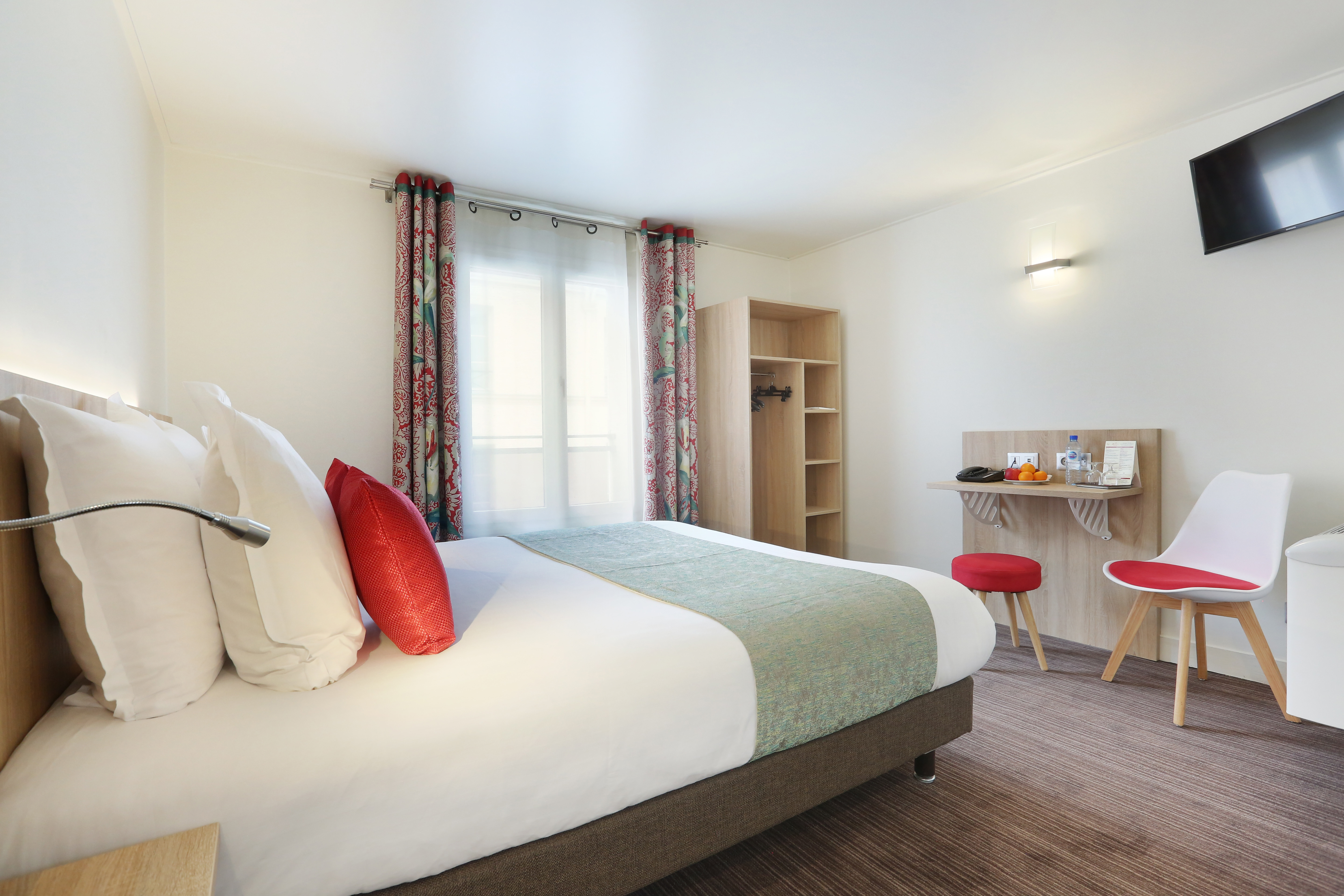 غرفة قياسية بسرير مزدوج، Beaugrenelle Tour Eiffel Hotel 2/5