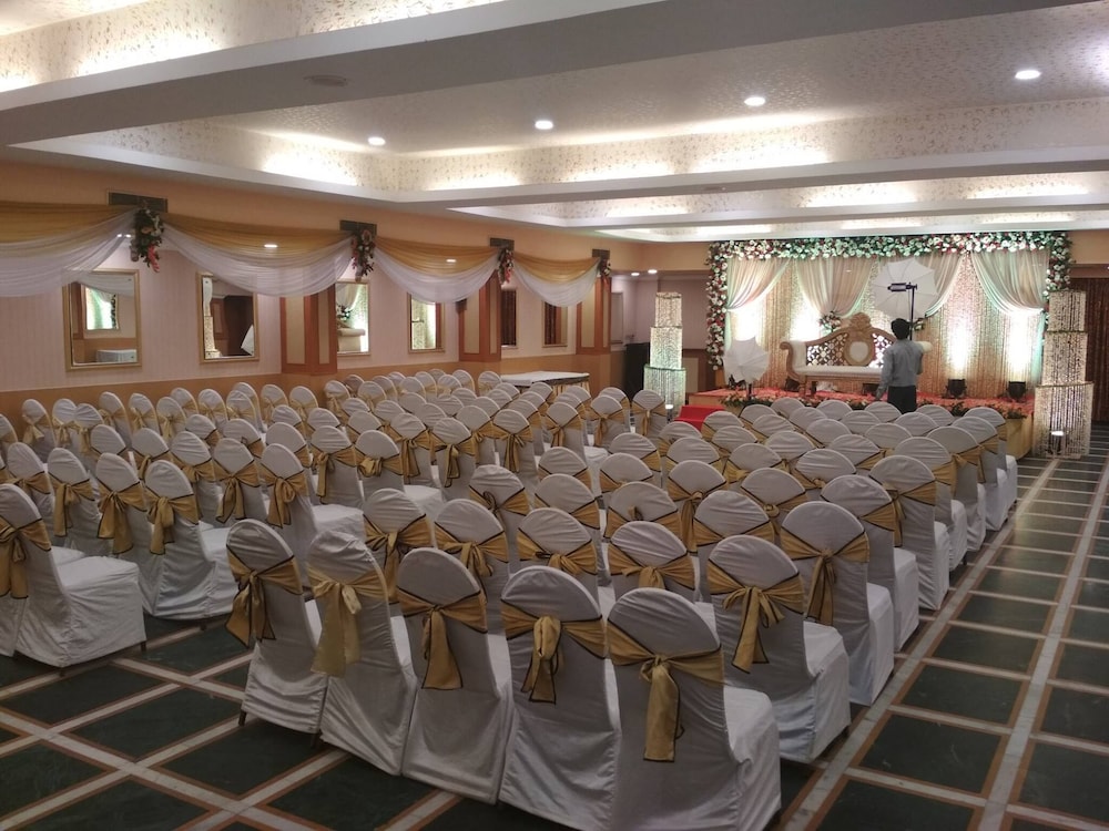 GRAND CONTINENTAL HOTEL 39/51
