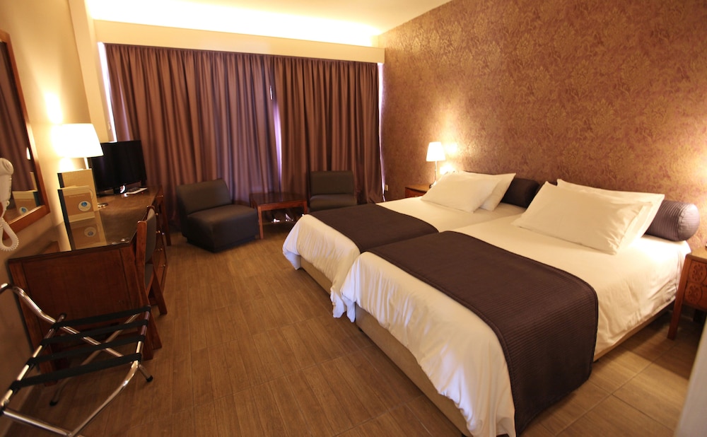 ROOM, SINGLE, COURTYARD VIEW