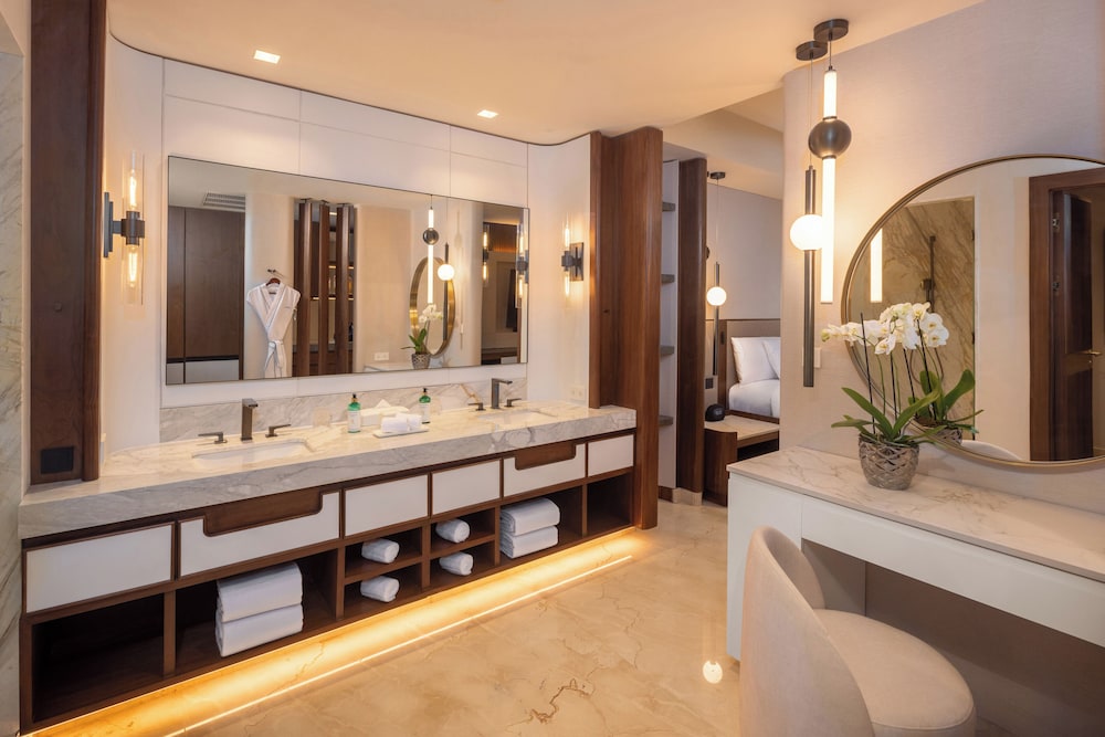 3 Bedrooms, Grand, Villa, 2 Double Beds, 2 King Beds, Sunset View