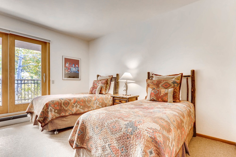 Woodrun Place Condominiums &amp; Residences 26/38
