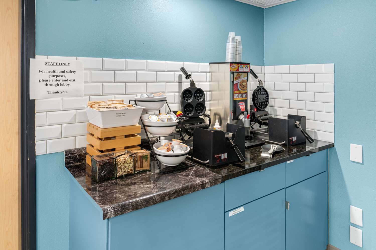 Country Inn & Suites by Radisson, Brookings, SD 12/39