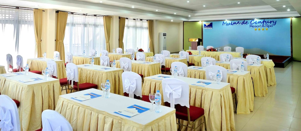Muine Decentury Beach Resort Spa 44/65