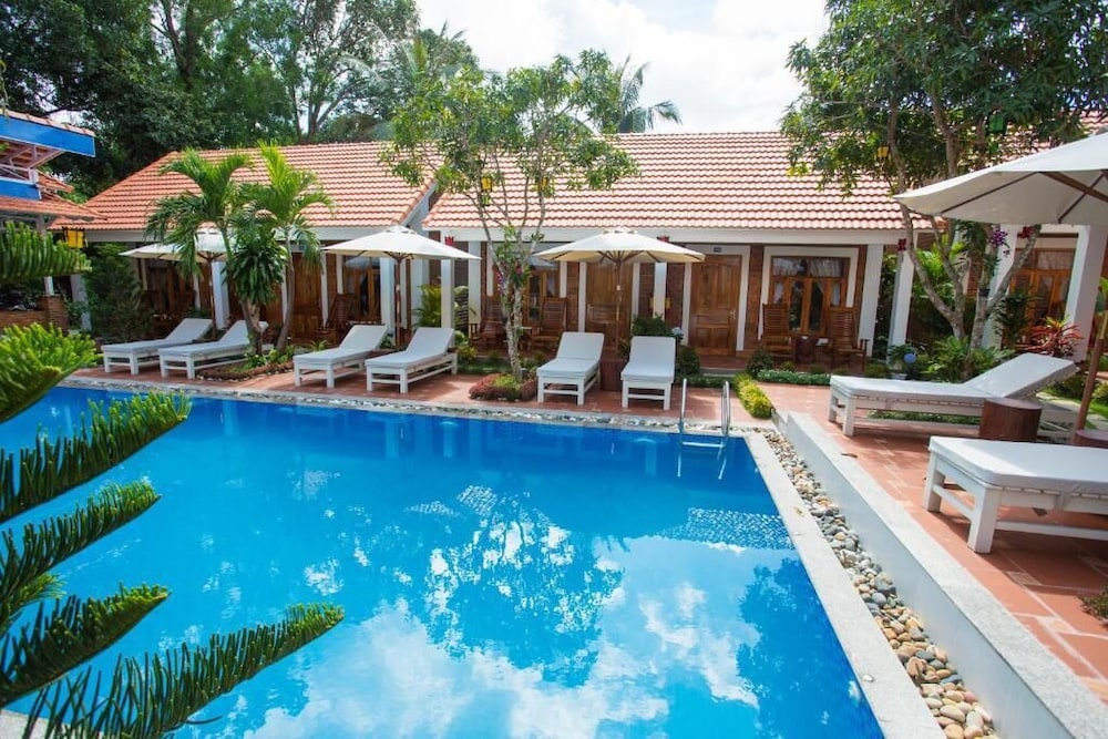 Little Garden Bungalow photo1