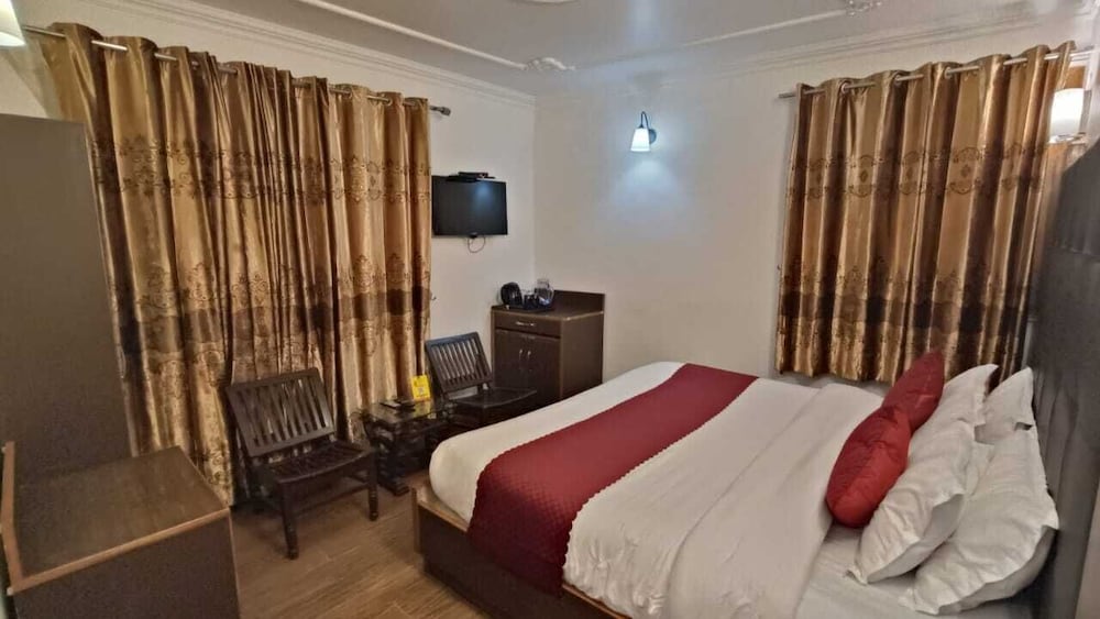 Deluxe, Double Bed