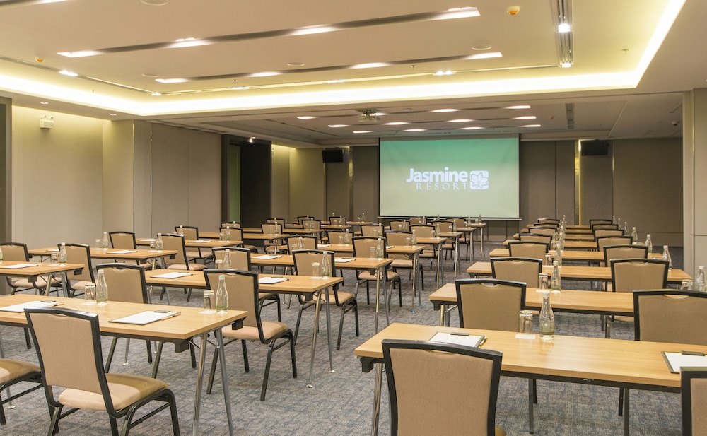 Jasmine Resort Hotel Serviced Apartment 40/50