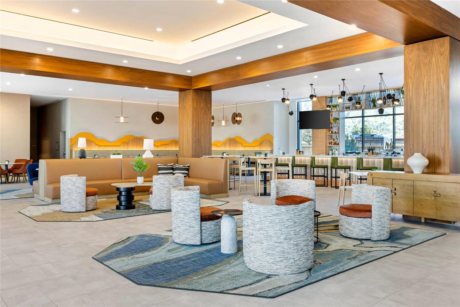 Cambria Hotel Burbank Airport 19/26