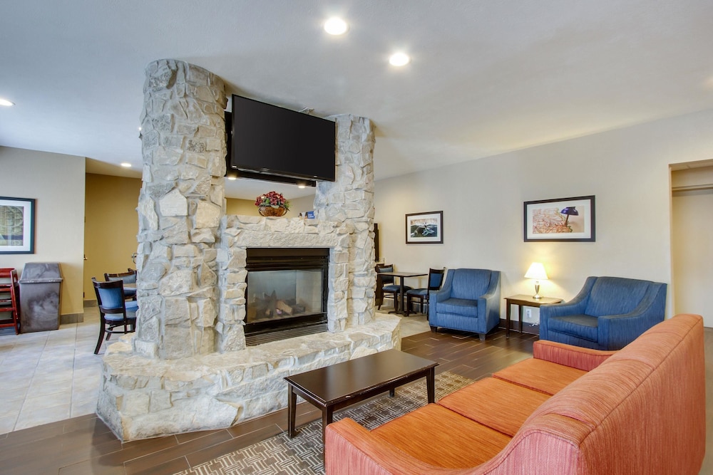 Comfort Inn & Suites Bellevue - Omaha Offutt AFB 28/42