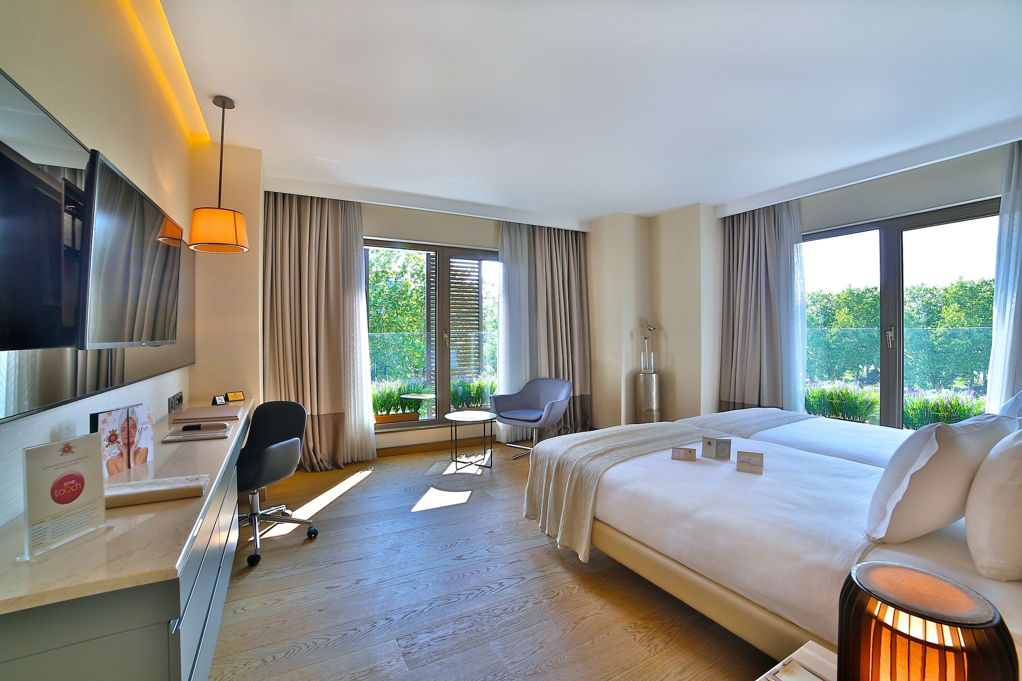 1 BEDROOM, EXECUTIVE, DOUBLE BED, CITY VIEW