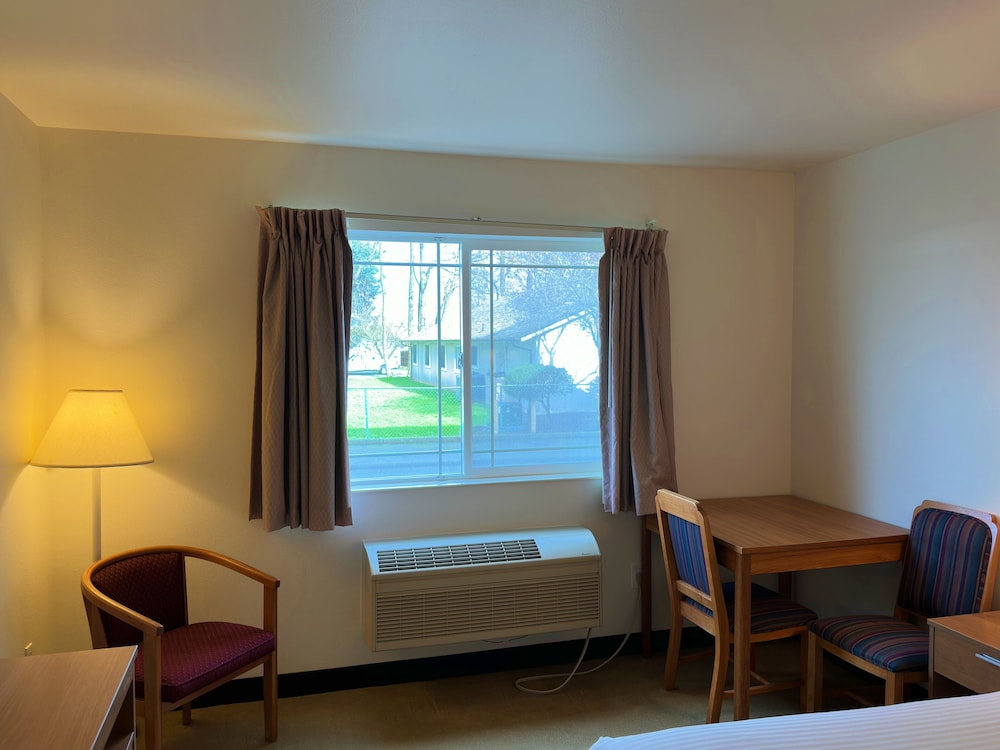 Peppermill Empress Inn 46/65