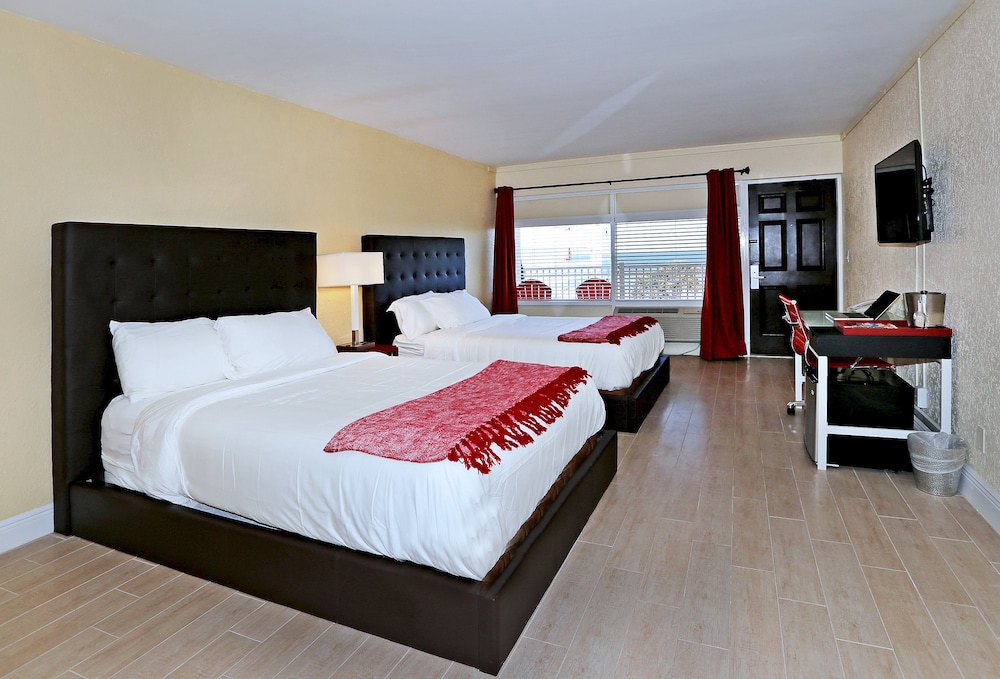 Chateau Mar Beach Resort 12/47
