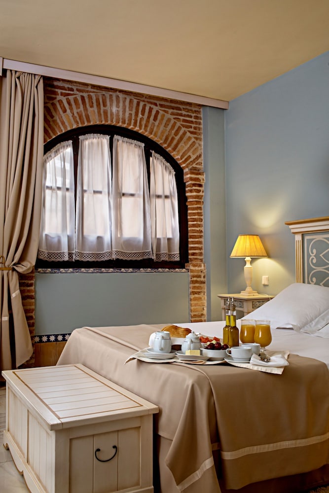Alcazar de La Reina 55/66