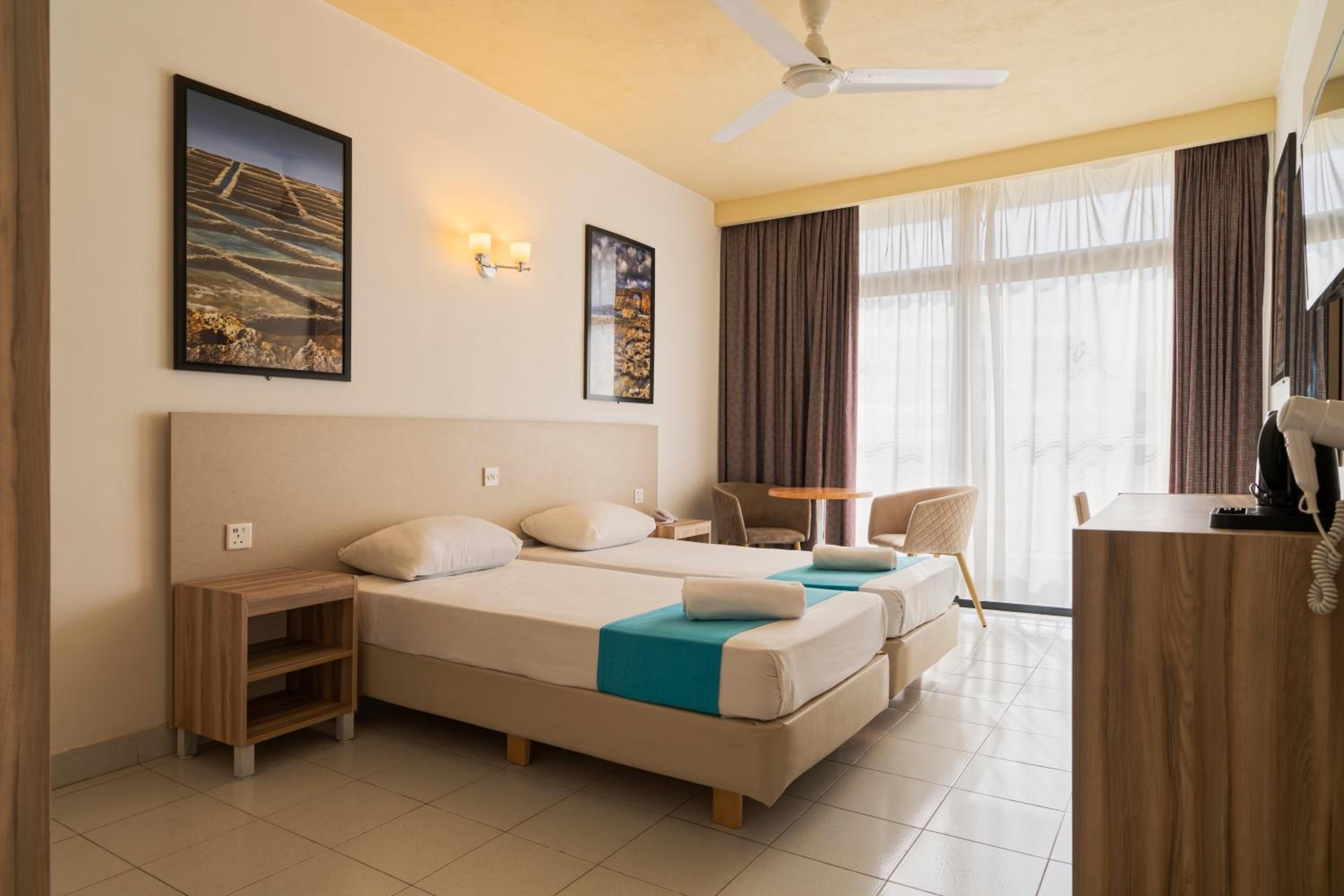 Room, Single, Queen Bed
