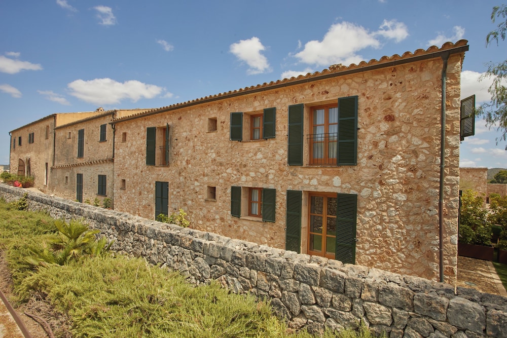 Hotel Rural Es Riquers 4/69