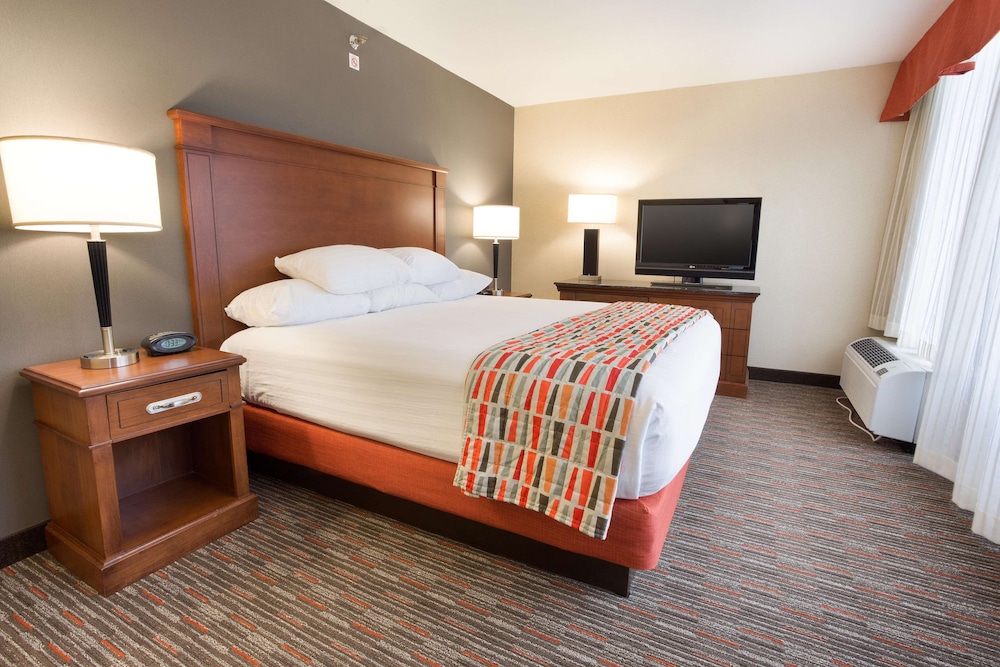 Drury Inn and Suites Joplin 20/50