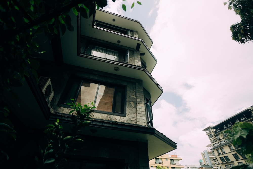 Hotel Tulsi 5/50
