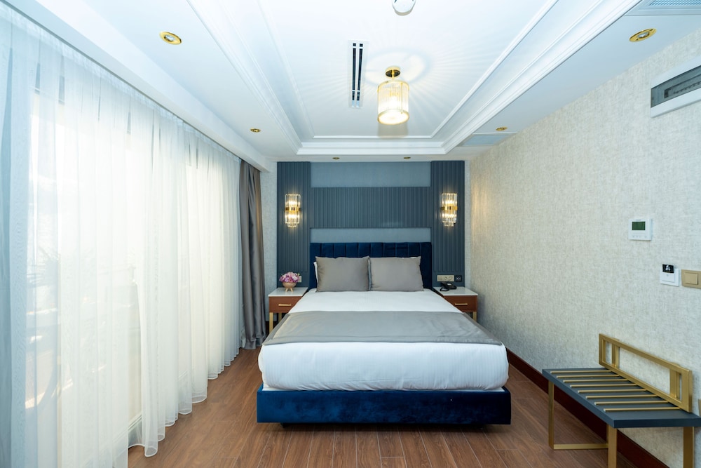 LUXURY, DOUBLE OR TWIN BED, TERRACE
