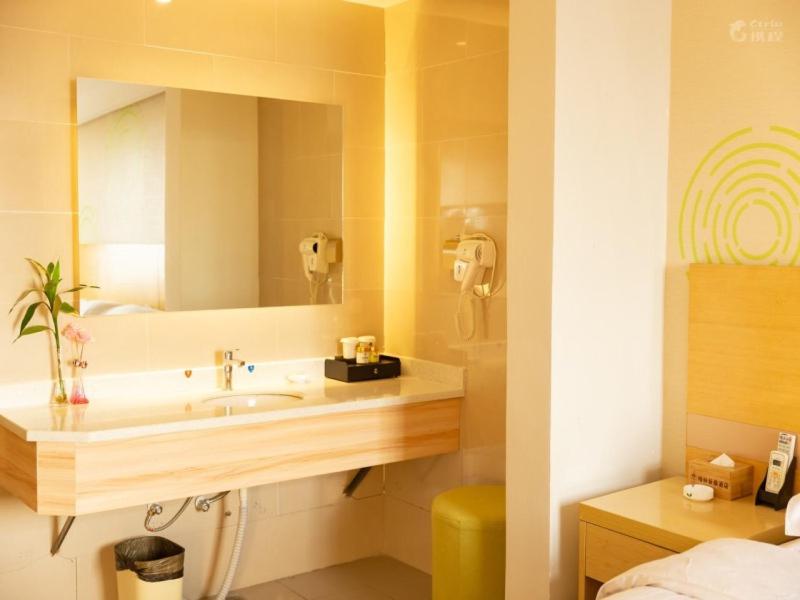 GreenTree Inn Xinyang Gushi County Liaocheng Avenue 18/18