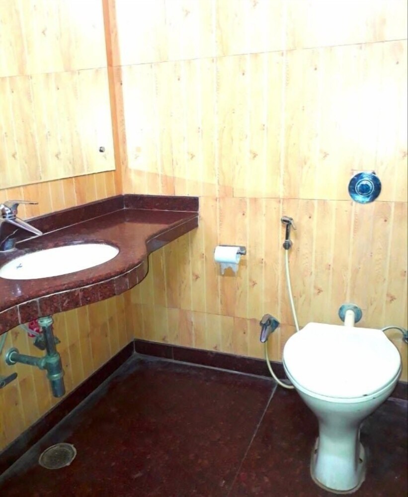 Oyo Rooms 760 Karol Bagh Metro Station 45/50
