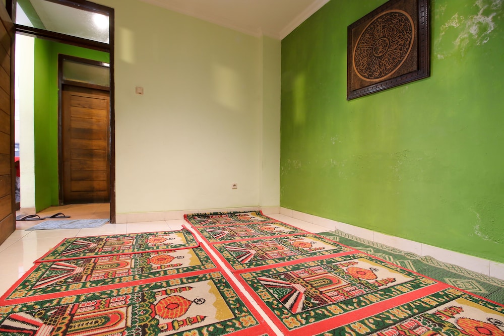 Reddoorz Plus Taman Siswa 2 23/63