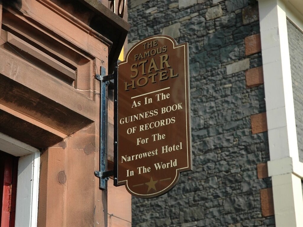 The Famous Star Hotel 13/18