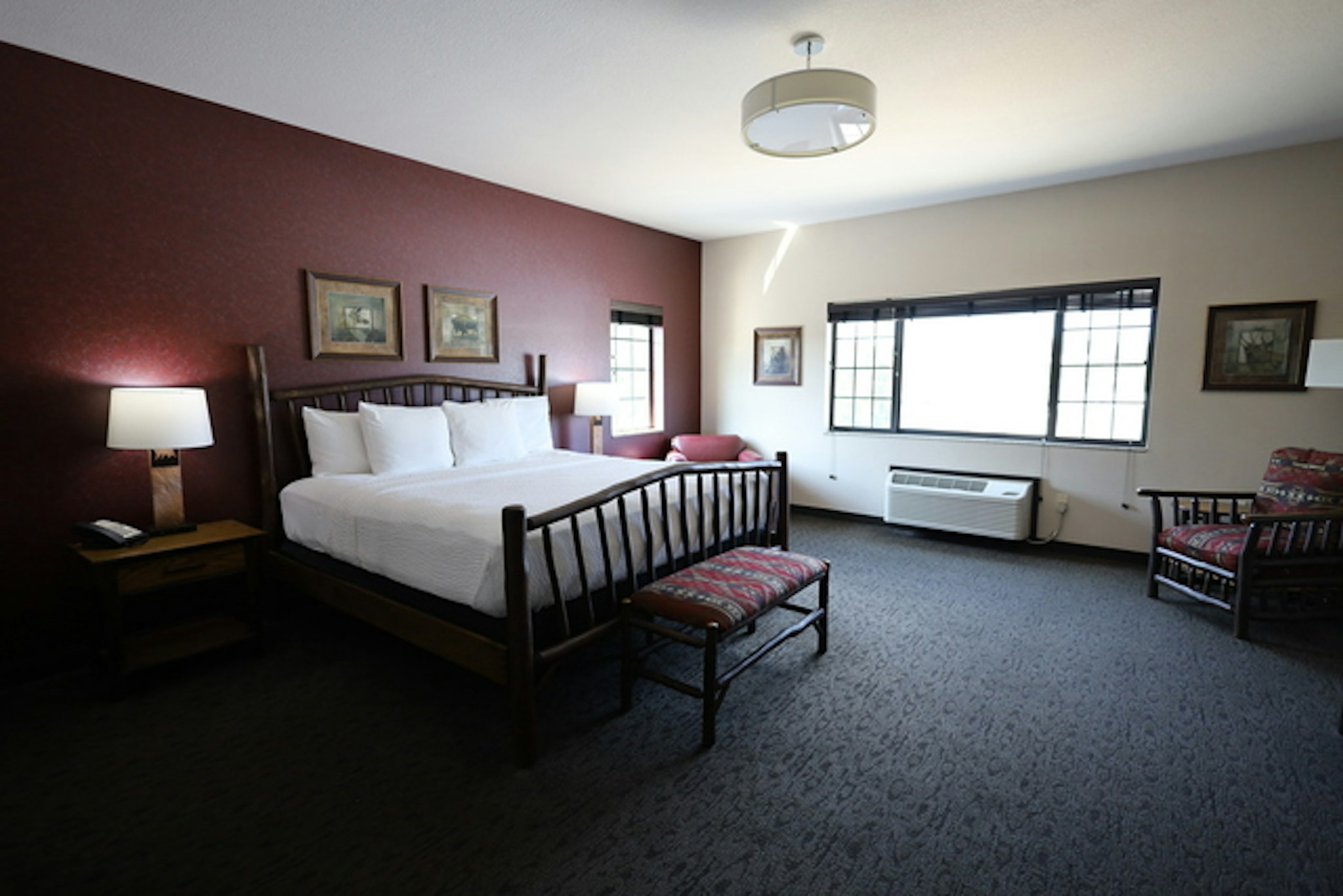 EXPANDED, KING BED, JETTED TUB