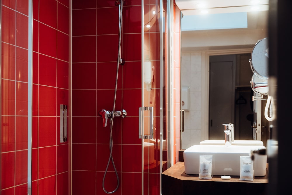 Hotel Du Dauphin Les Loges 46/50