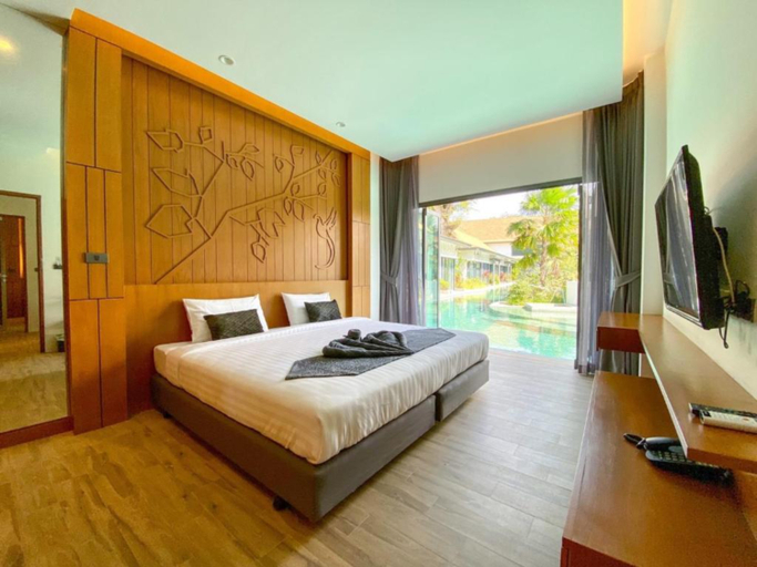 2 Bedrooms, Premier, Pool Access