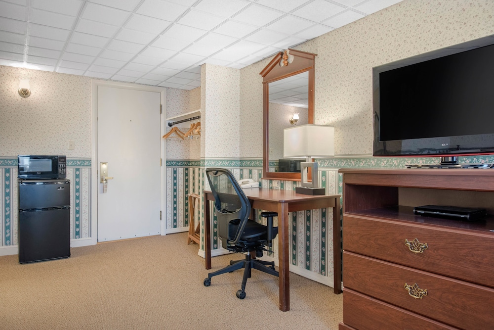 Coachman Inn 42/55