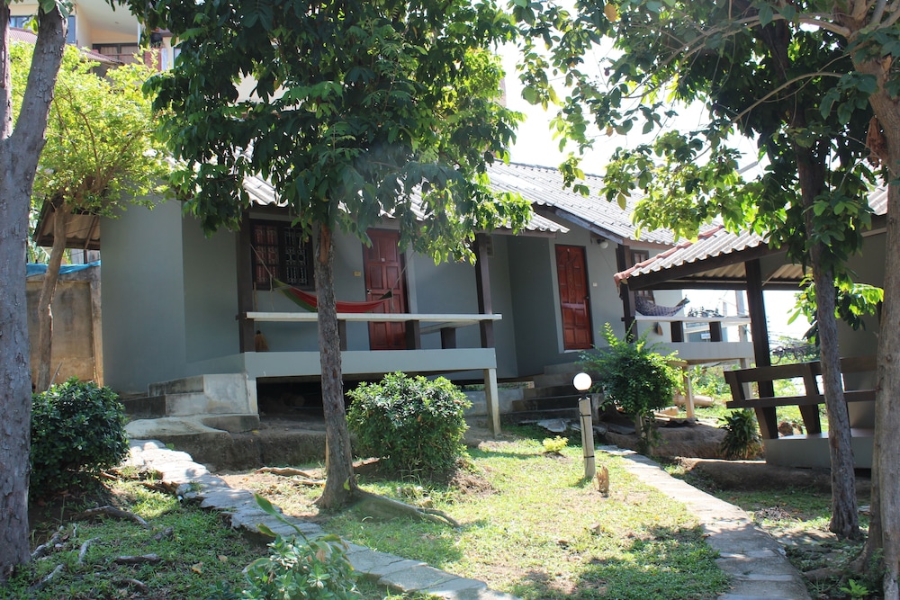 Phupha Bungalow 12/48