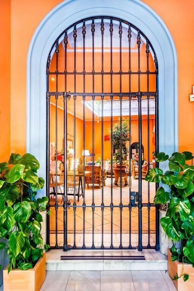 Patio De La Alameda 7/68