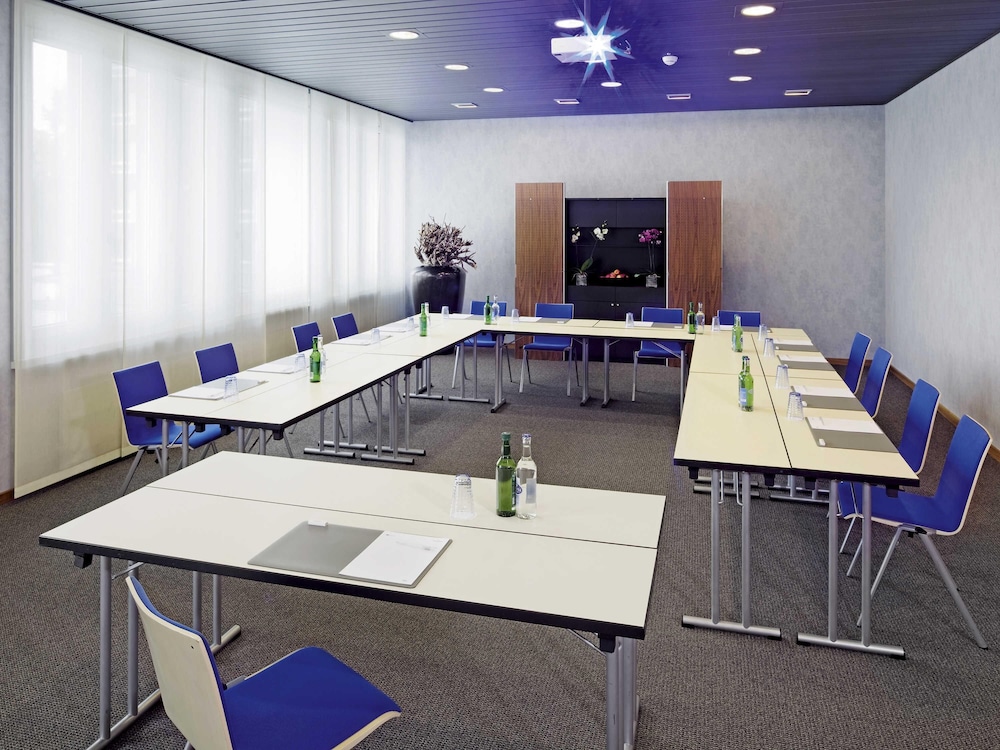 Movenpick Hotel Zurich Airport 66/68