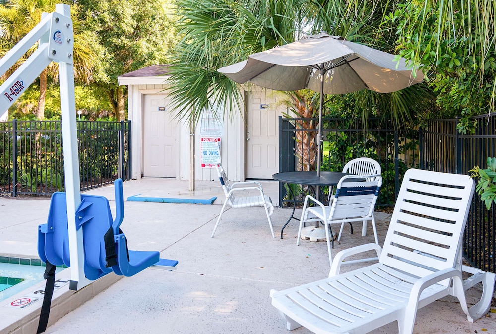 Motel6 Tampa, FL - Fairgrounds 49/51