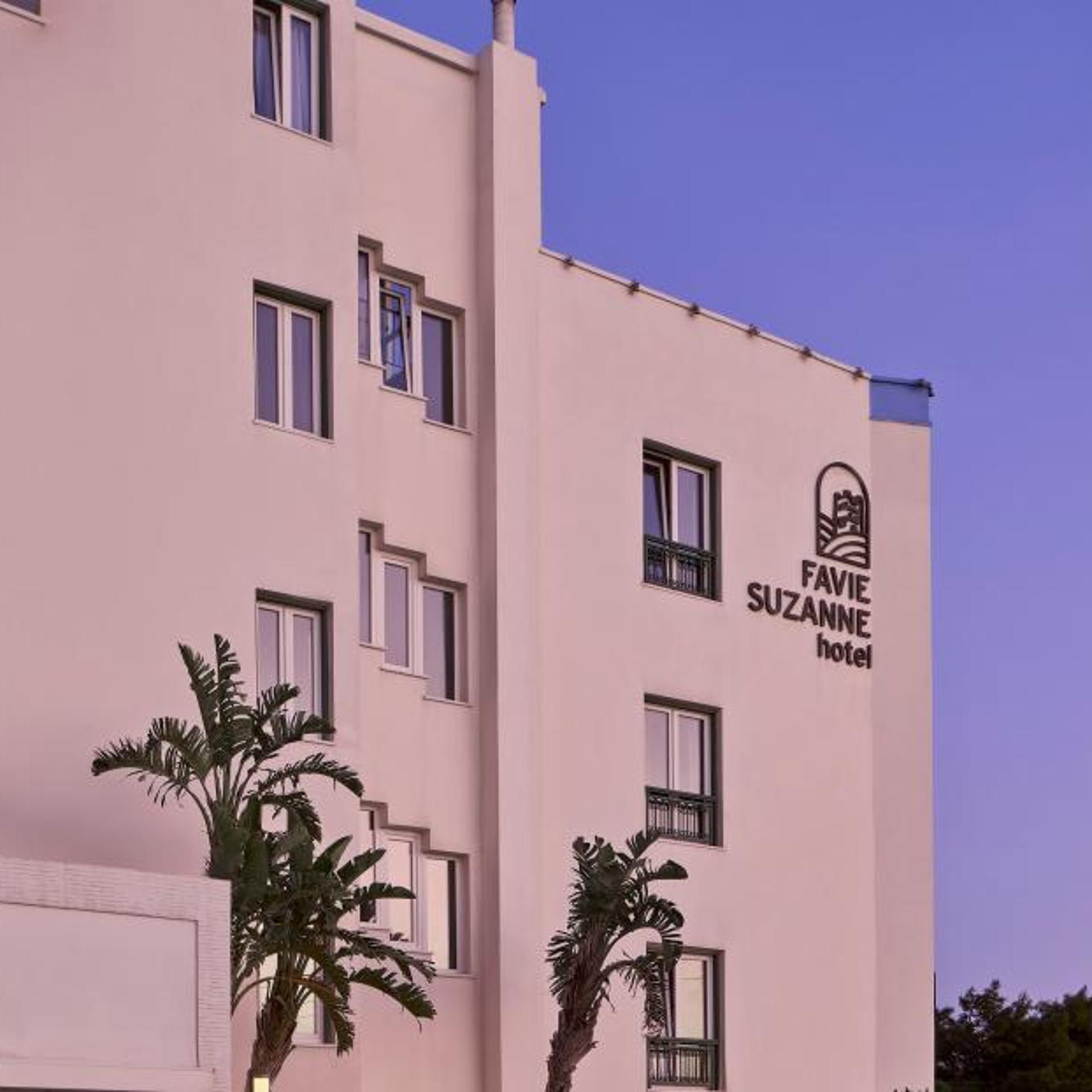 Favie Suzanne Hotel 6/18
