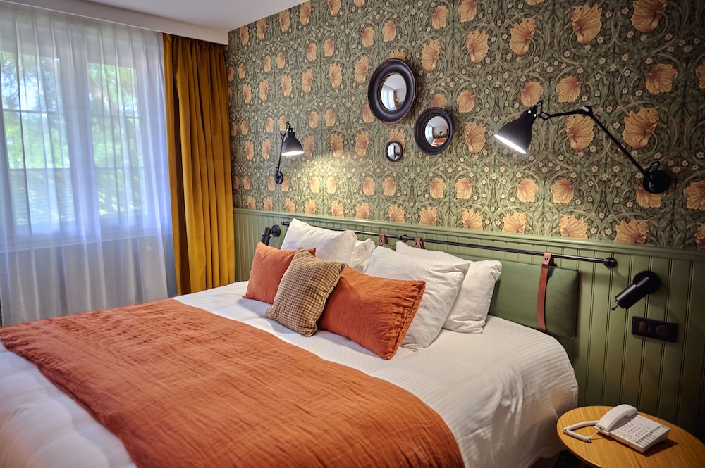 Manoir Hotel 10/50