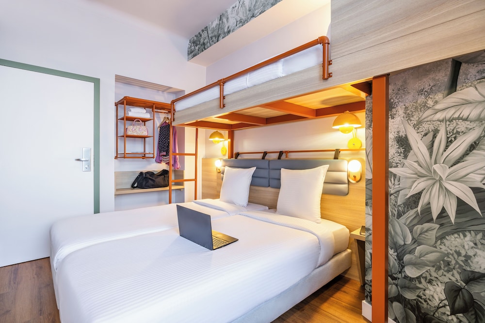 SUPERIOR, DOUBLE BED