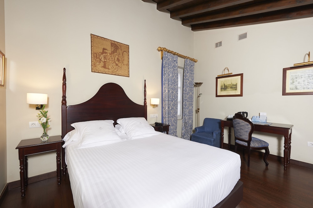 Hotel Las Casas de el Arenal 24/70
