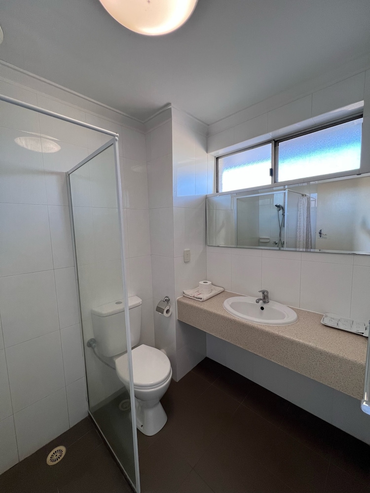 Econo Lodge Rivervale 56/60