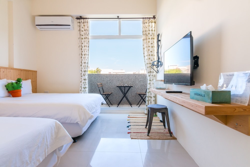 Cozy Green Guest House 28/49