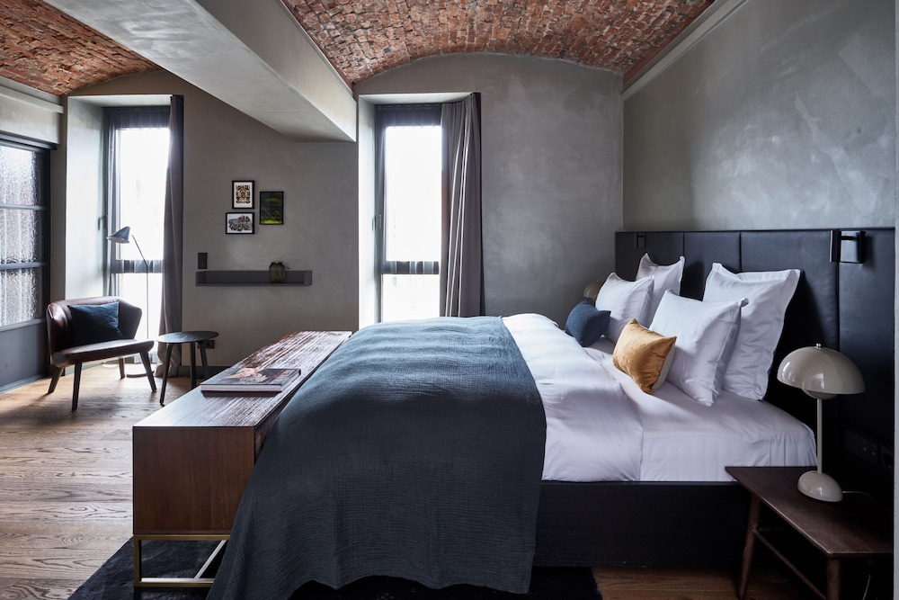 Junior Suite, King Bed, Park View
