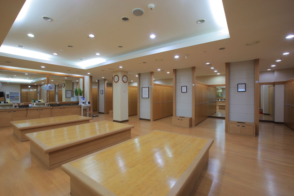 Mona Yongpyong 8/63