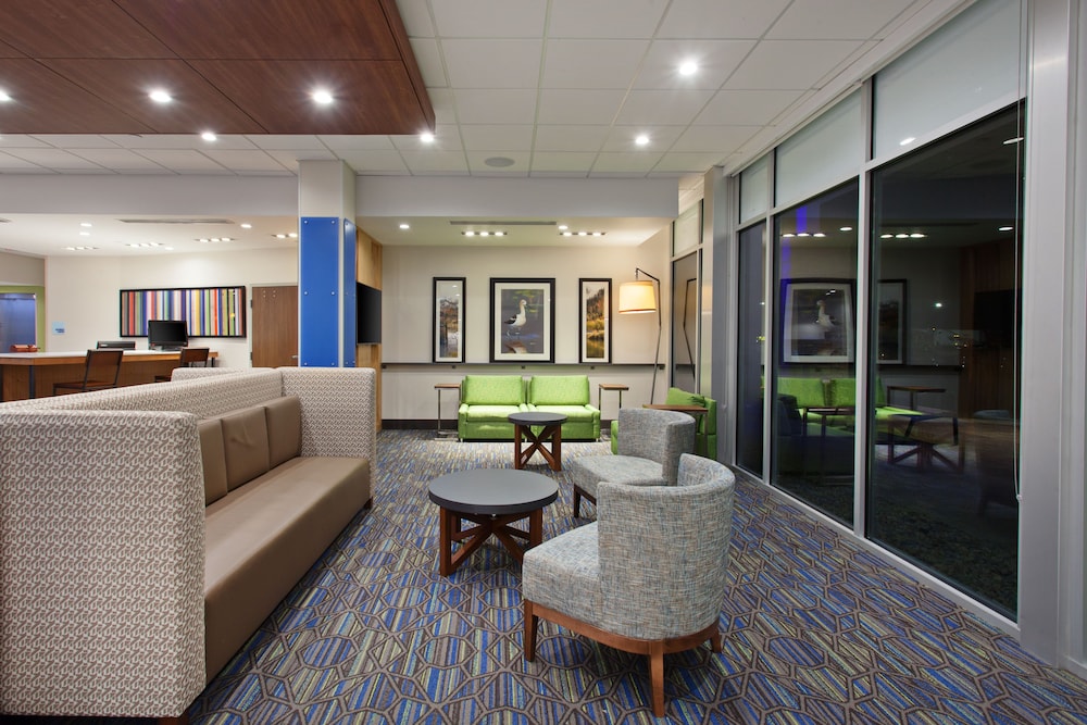 HOLIDAY INN EXPRESS & SUITES BRIGHAM CITY - NORTH UTAH 42/57