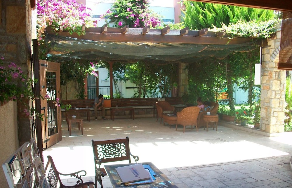 KRISS HOTEL 1/24