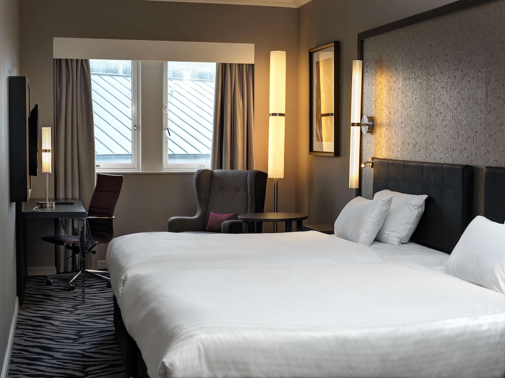 Doubletree By Hilton Edinburgh City Centre 13/64