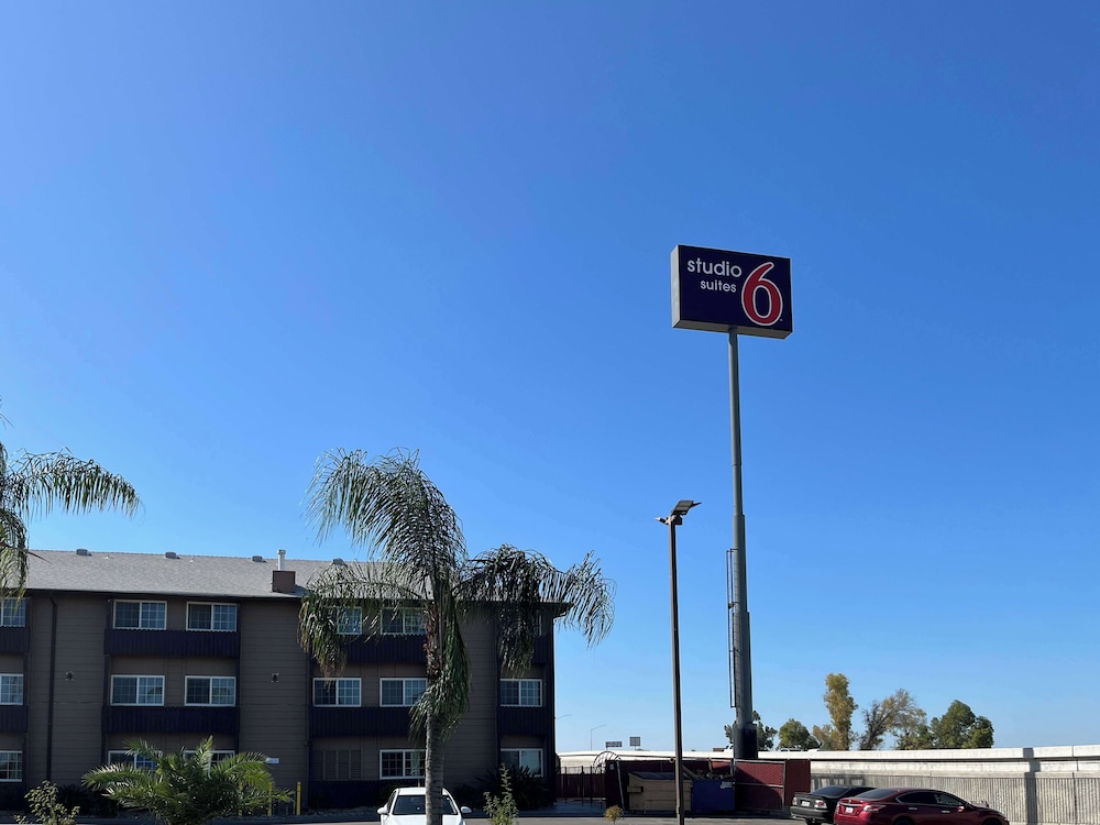Studio6 Suites Delano, CA in DELANO - CA