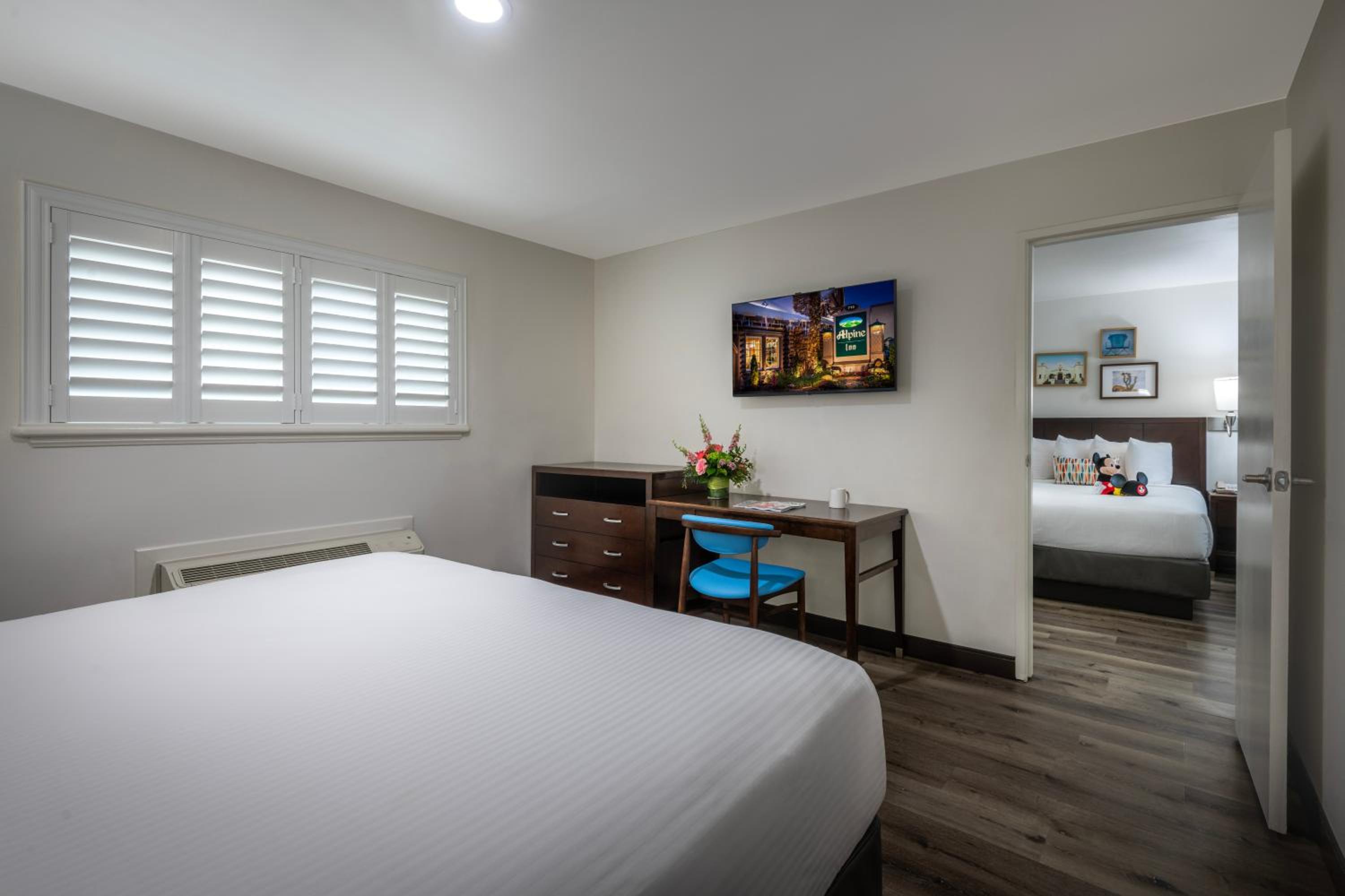 2 Bedrooms, Plus, Single, King Bed, 2 Queen Beds
